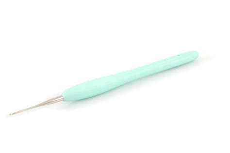 Clover Amour .90 mm/US 8 Steel Crochet Hook #1224